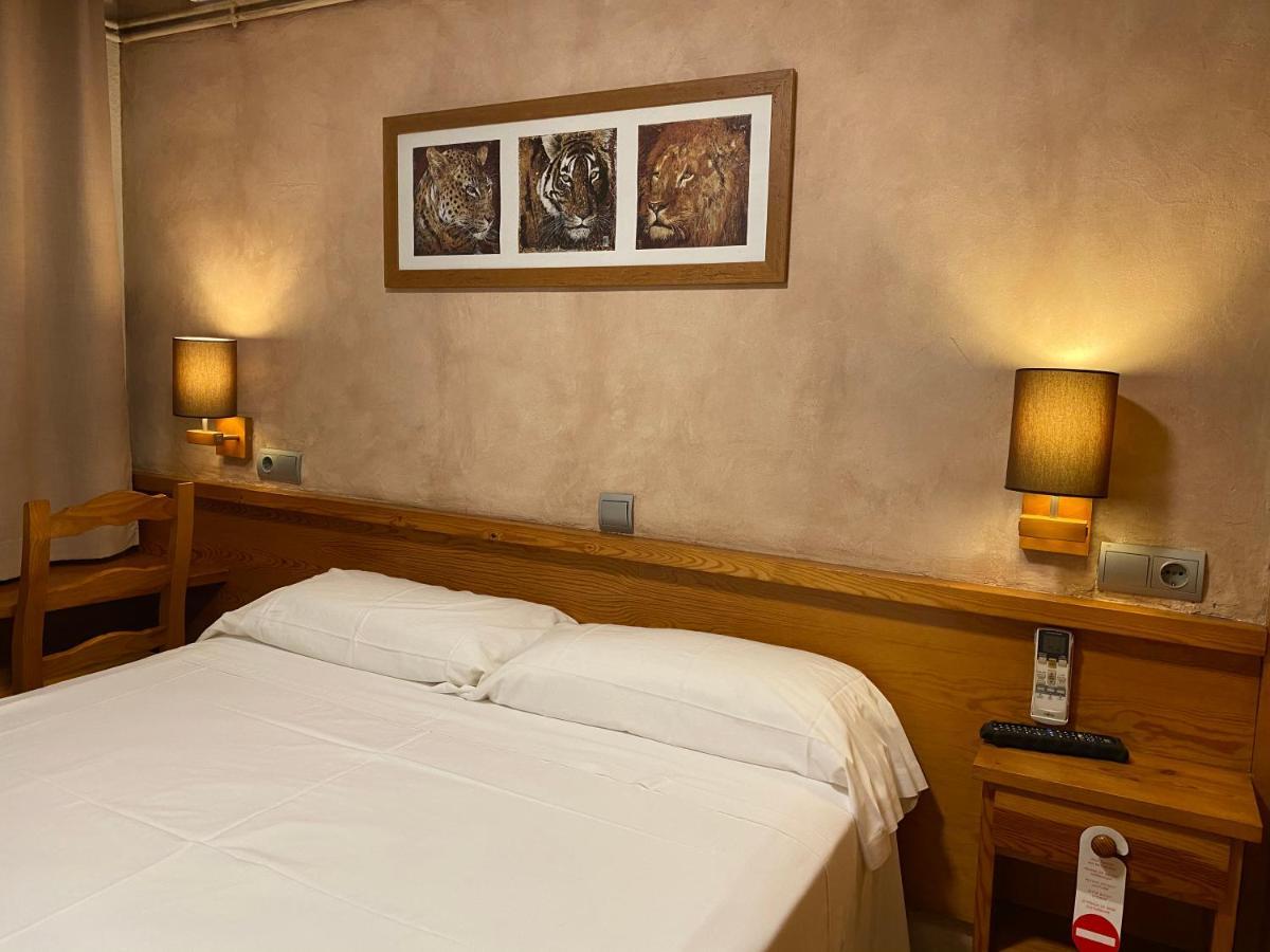 Hostal Galicia Cardedeu Εξωτερικό φωτογραφία