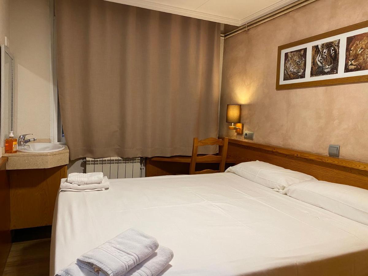 Hostal Galicia Cardedeu Εξωτερικό φωτογραφία