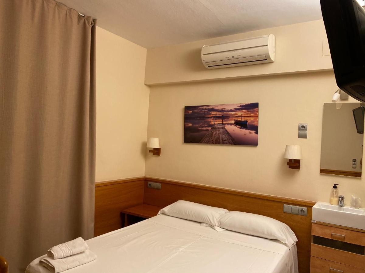 Hostal Galicia Cardedeu Εξωτερικό φωτογραφία