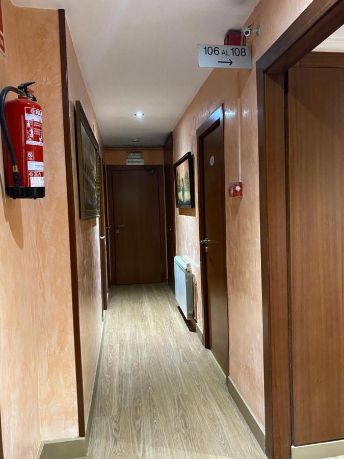Hostal Galicia Cardedeu Εξωτερικό φωτογραφία
