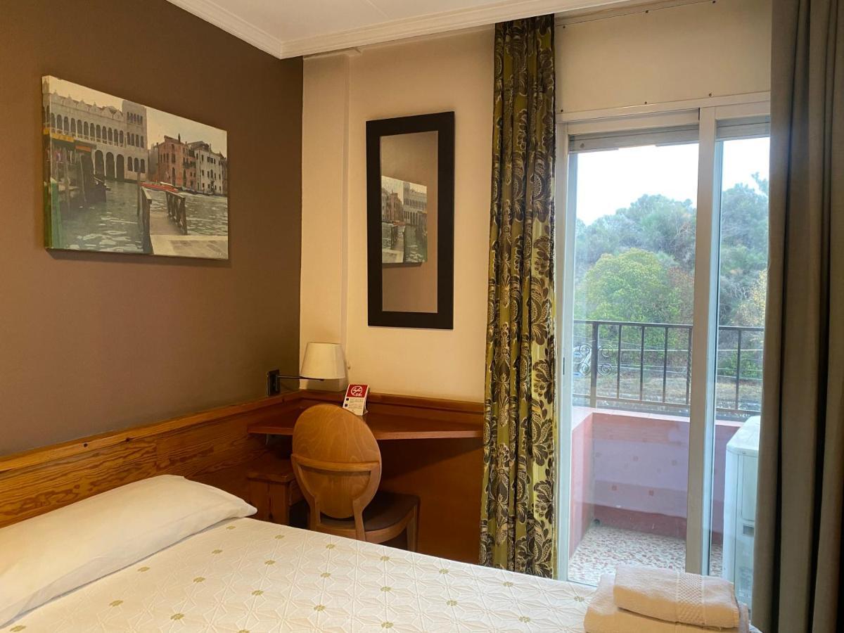 Hostal Galicia Cardedeu Εξωτερικό φωτογραφία
