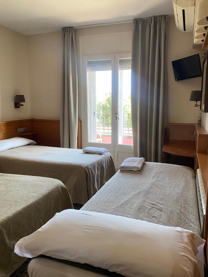 Hostal Galicia Cardedeu Εξωτερικό φωτογραφία