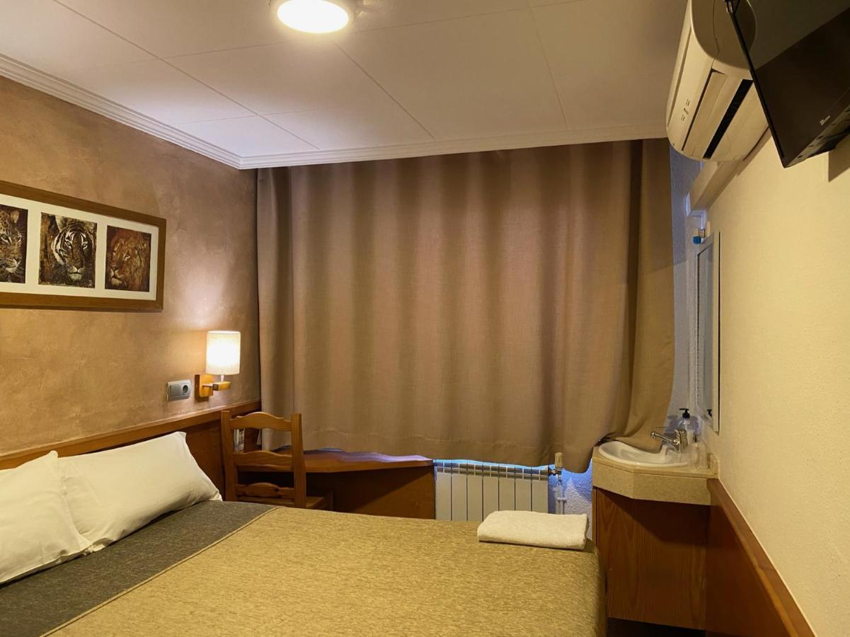Hostal Galicia Cardedeu Εξωτερικό φωτογραφία