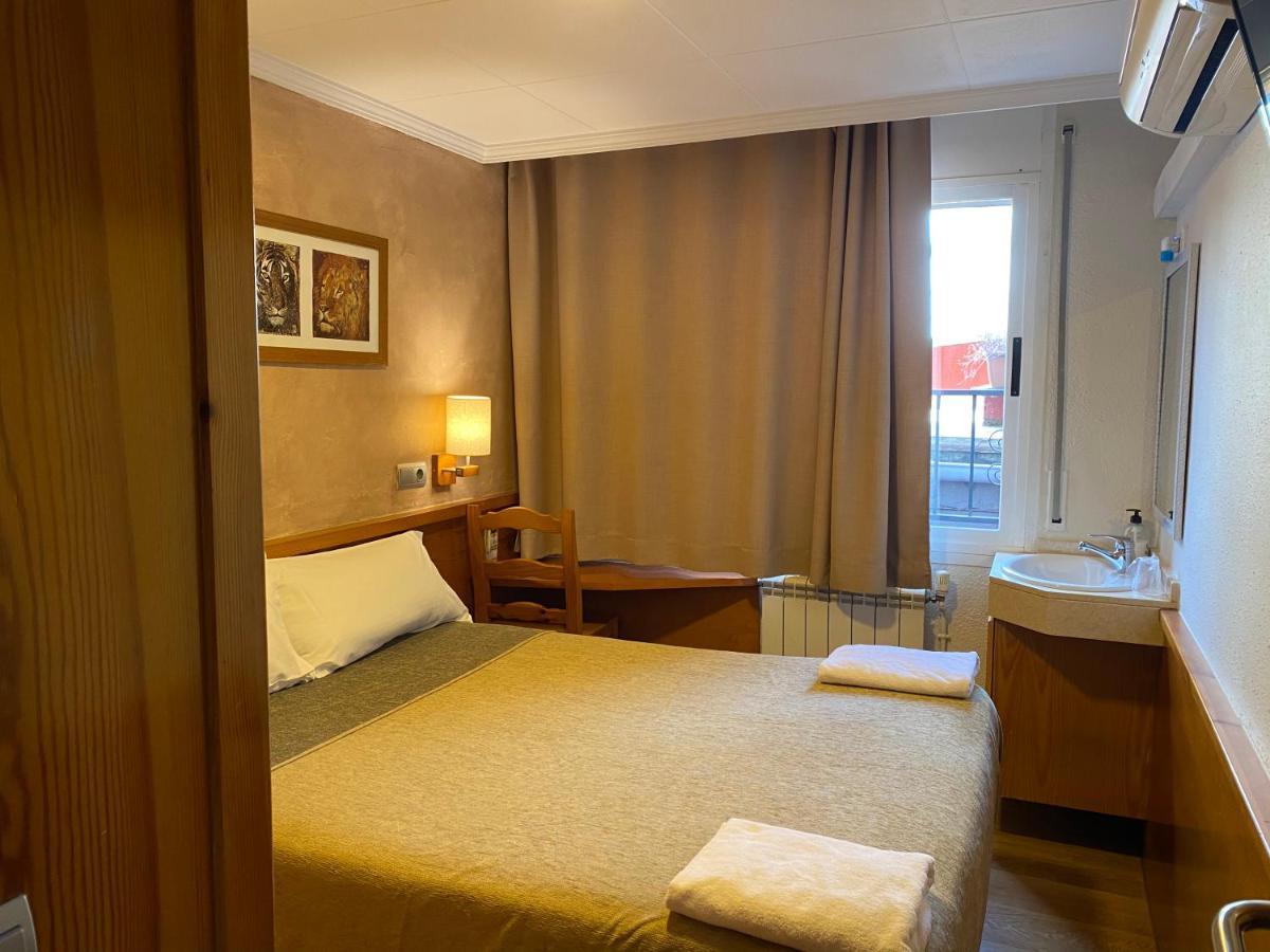 Hostal Galicia Cardedeu Εξωτερικό φωτογραφία