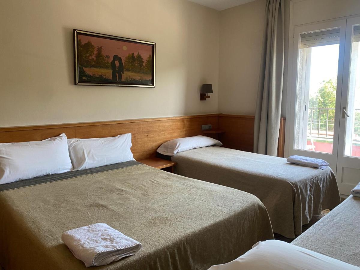Hostal Galicia Cardedeu Εξωτερικό φωτογραφία
